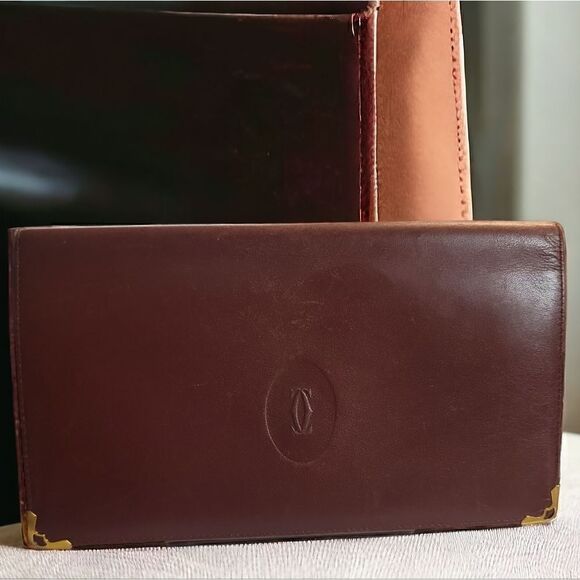 CARTIER Wallet Leather Red Bordeaux  Collection Kisslock in Good Condition - Picture 1 of 12